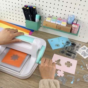 Medium Manual Die Cutting and Embossing Machine (6 Inch Opening)