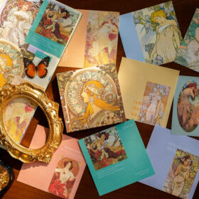 An Art Museum Artistic Vintage Scrapbook Paper Pad